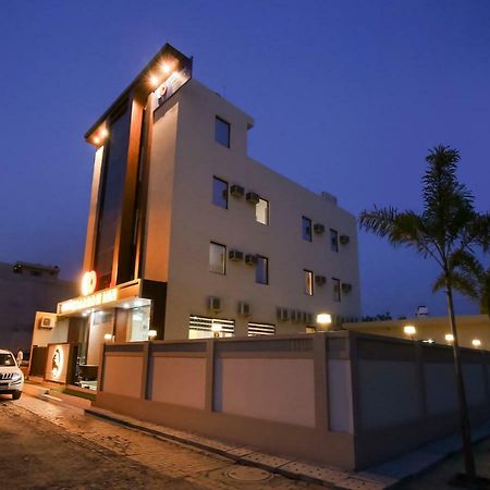 Hotel Grand Sparrow Inn Agra  Ngoại thất bức ảnh